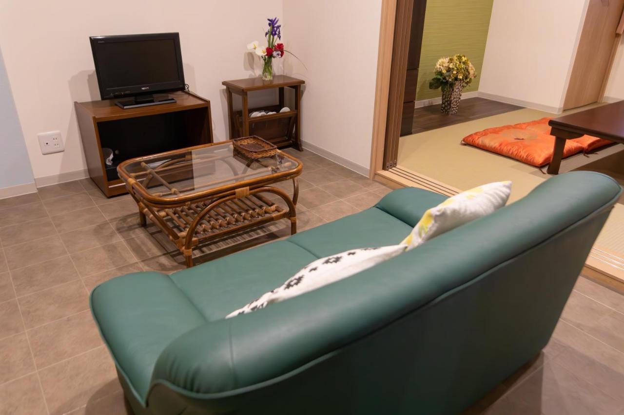 マンションかわた Apartment Osaka Bagian luar foto